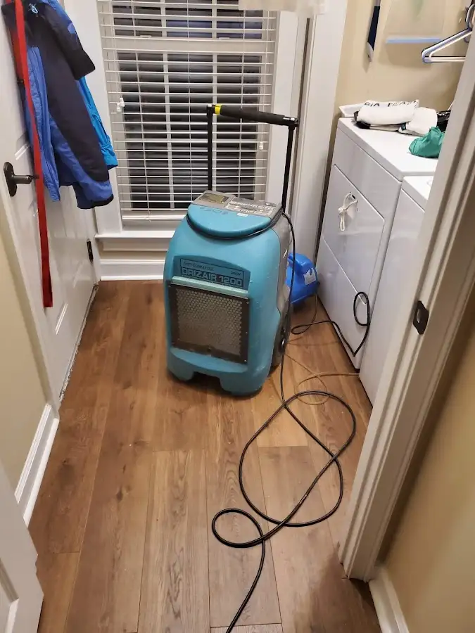 Commercial dehumidifier deployed for Flood Damage Cleanup in Winter Gardens